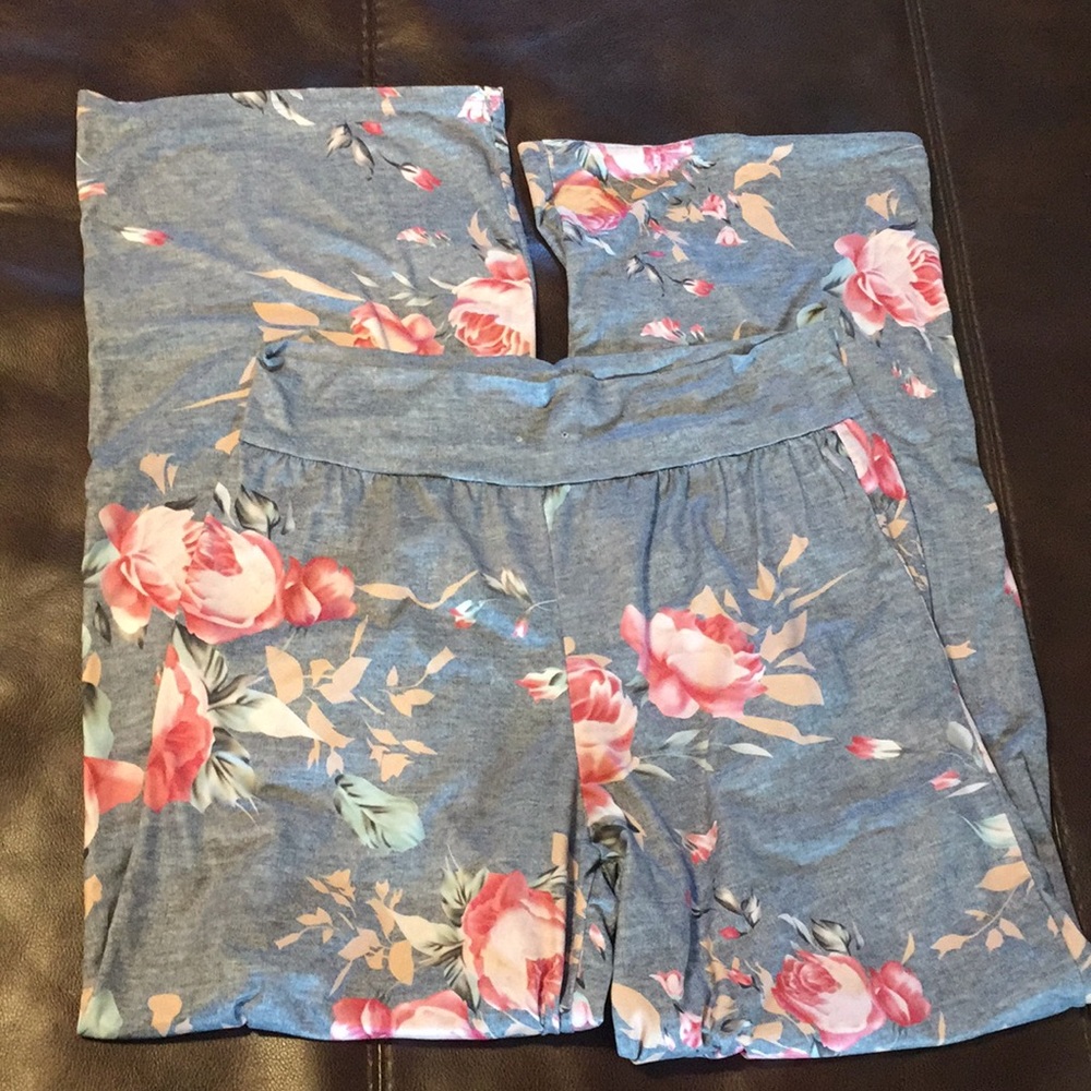 women’s floral lounge pants size large